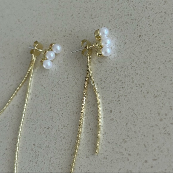 Front Back Pearl Dangling Earrings - Picture 5 of 13